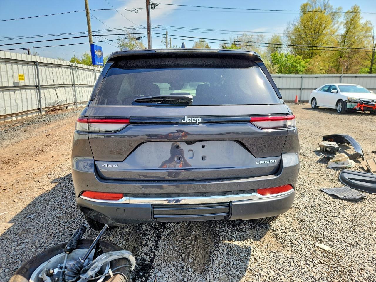 2025 Jeep Grand Cherokee Laredo - Image 6