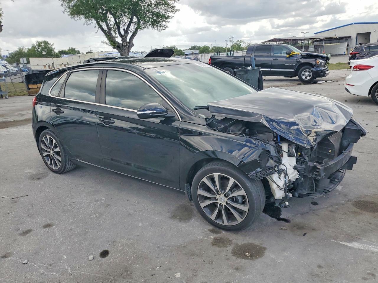 2018 Hyundai Elantra Gt Base - Фото 4