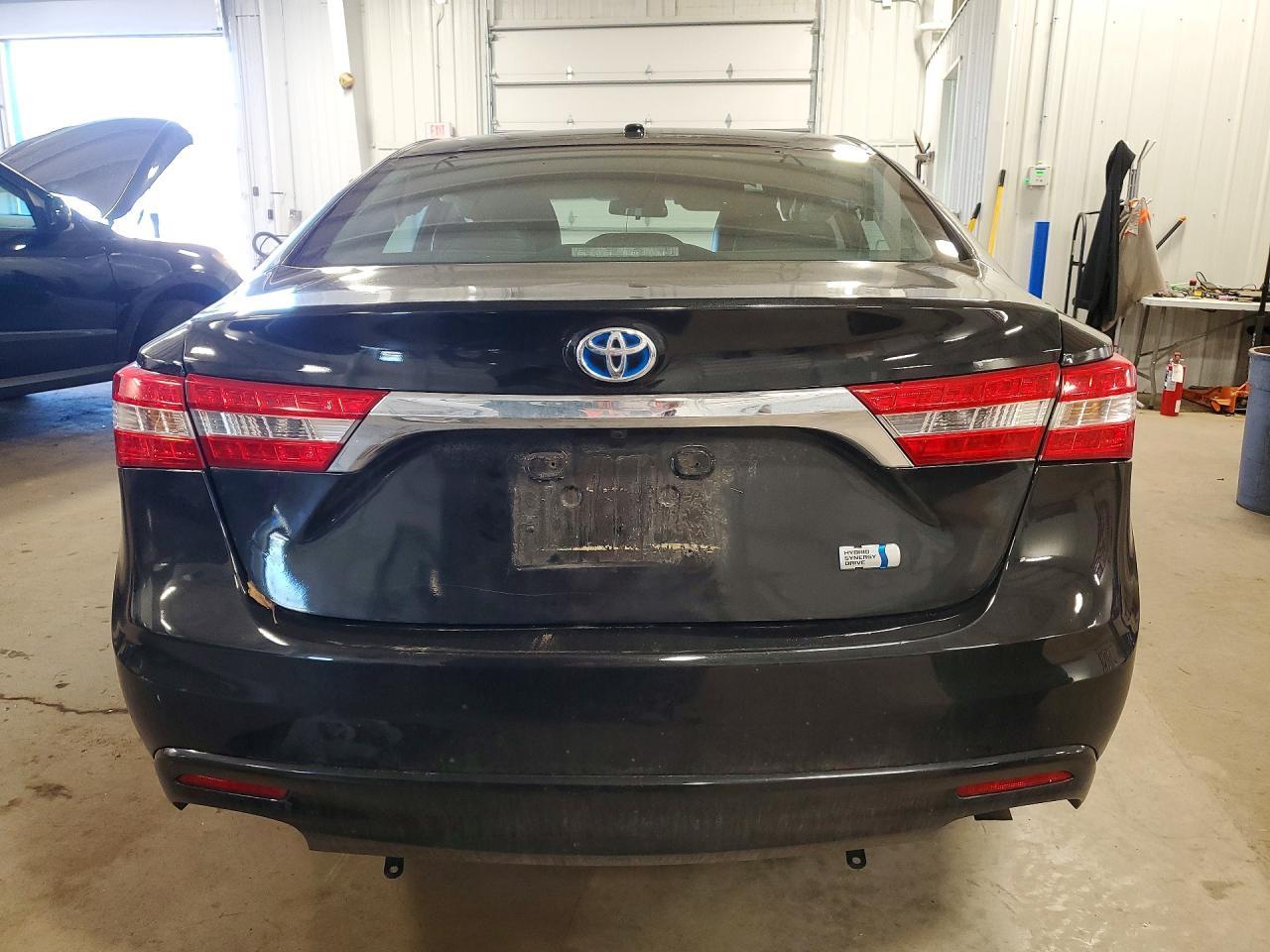 2015 Toyota Avalon - Image 6