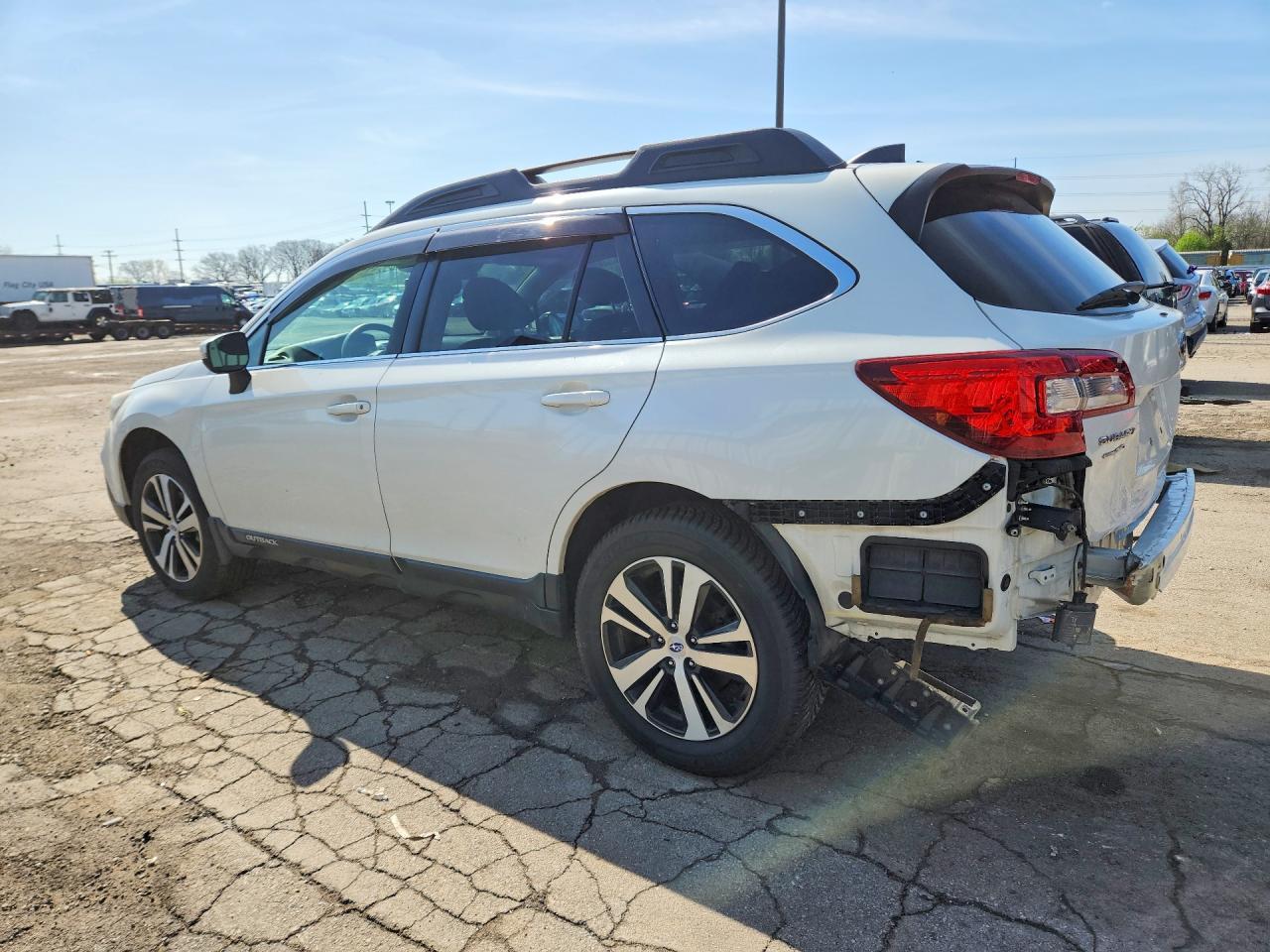 2019 Subaru Outback 2.5I Limited - Фото 2