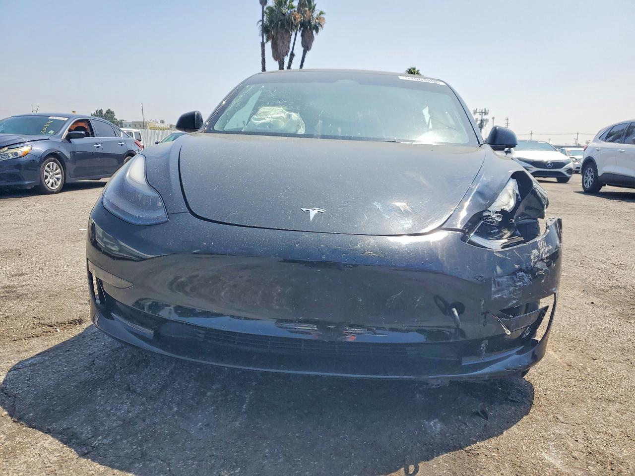 2023 Tesla Model 3 - Фото 5