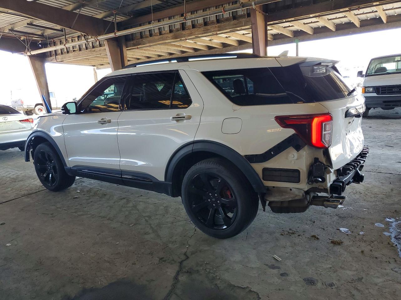 2022 Ford Explorer St - Image 2