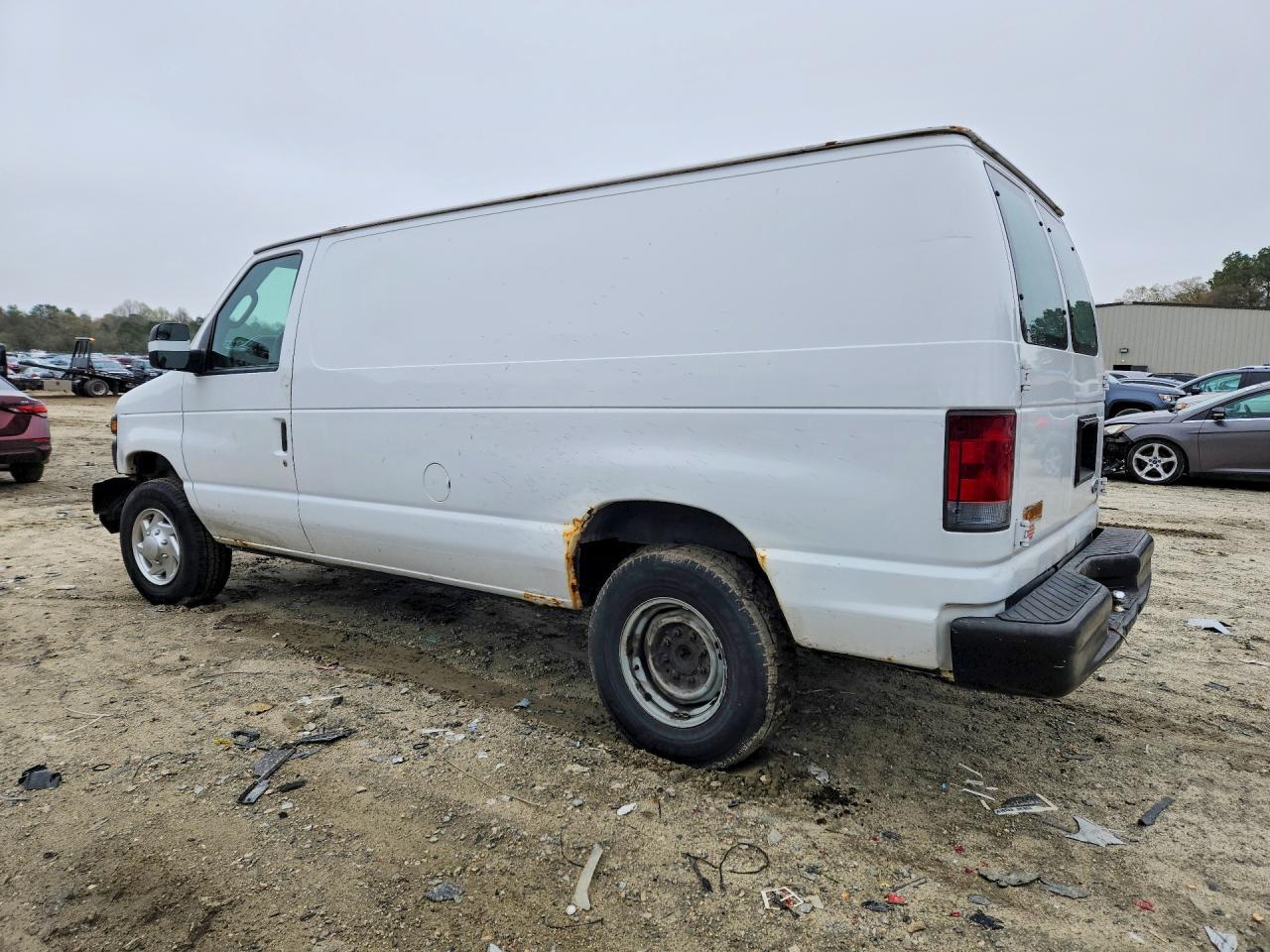 2013 Ford Econoline E250 Van - Image 2