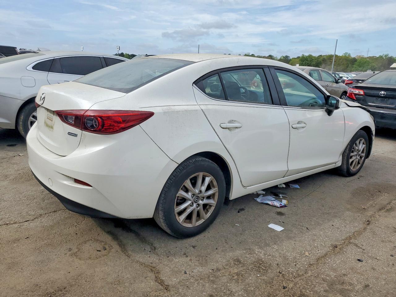 2016 Mazda 3 Sport - Image 3