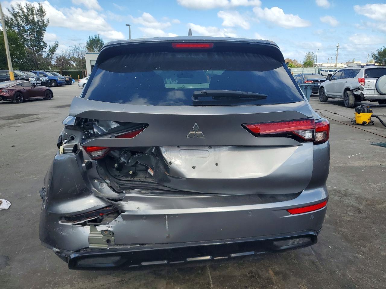 2022 Mitsubishi Outlander Se - Фото 6