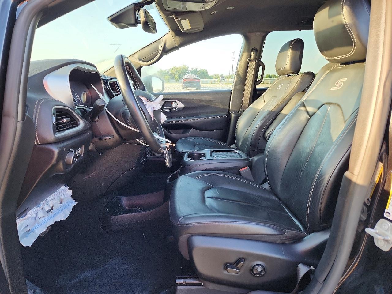 2022 Chrysler Pacifica Touring L - Image 7