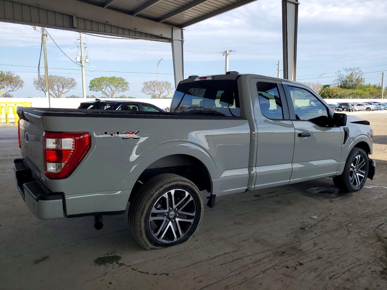 2023 Ford F150 Super Cab - Фото 3