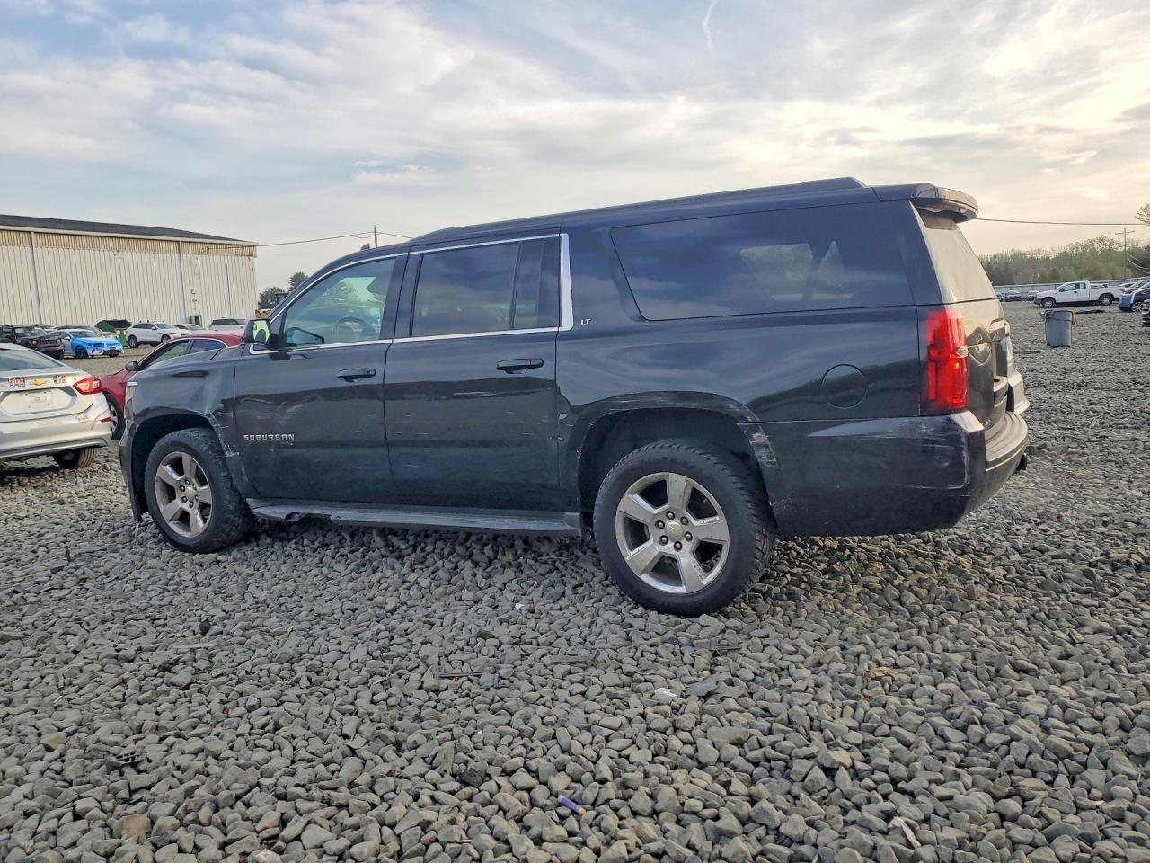 2015 Chevrolet Suburban K1500 Lt - Фото 2