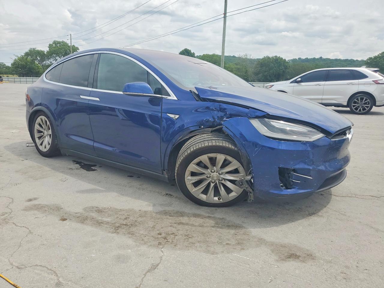 2016 Tesla Model X - Фото 4