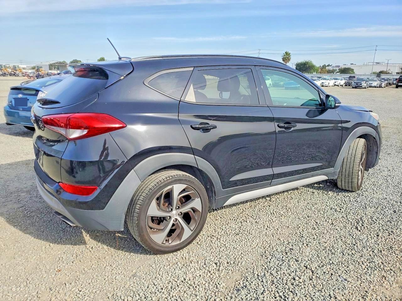 2017 Hyundai Tucson Value - Image 3