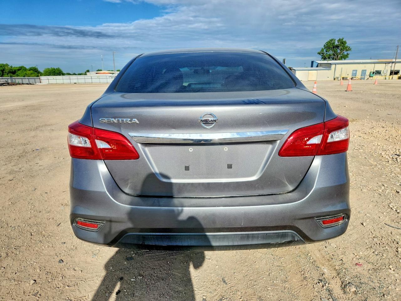 2017 Nissan Sentra S - Фото 6