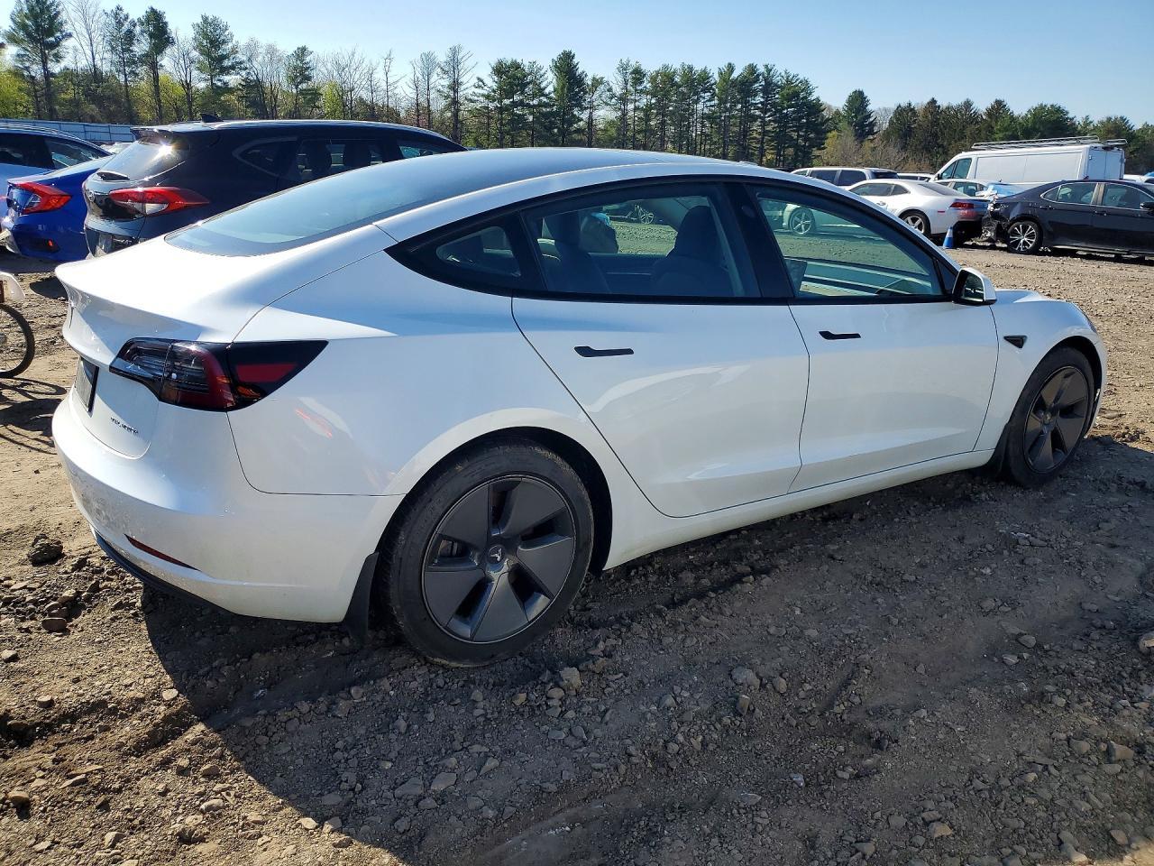 2023 Tesla Model 3 - Фото 3