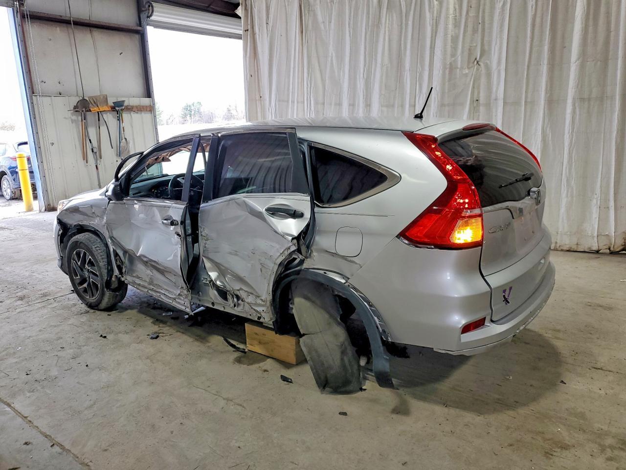 2016 Honda Cr-V Se - Image 2