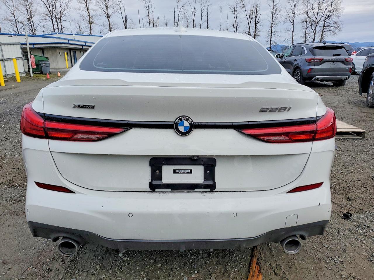 2020 BMW 228Xi - Фото 6
