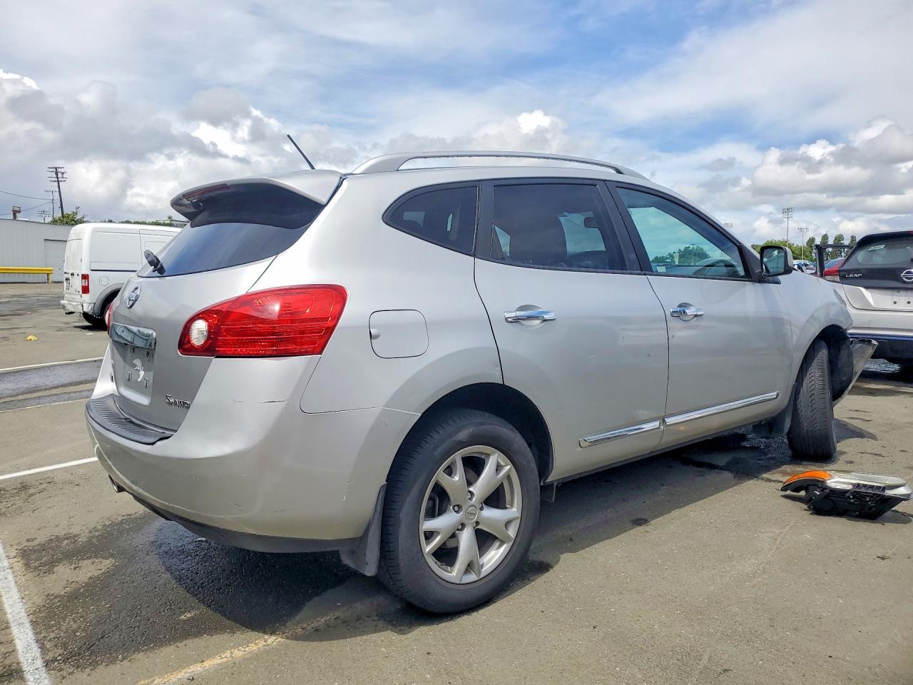 2011 Nissan Rogue S - Image 3