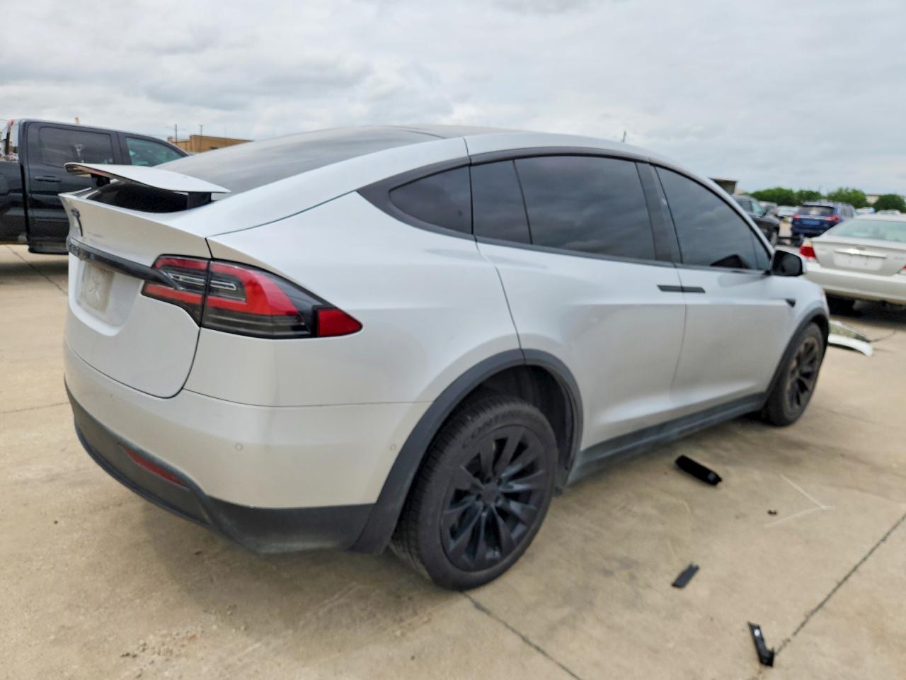 2017 Tesla Model X - Фото 3