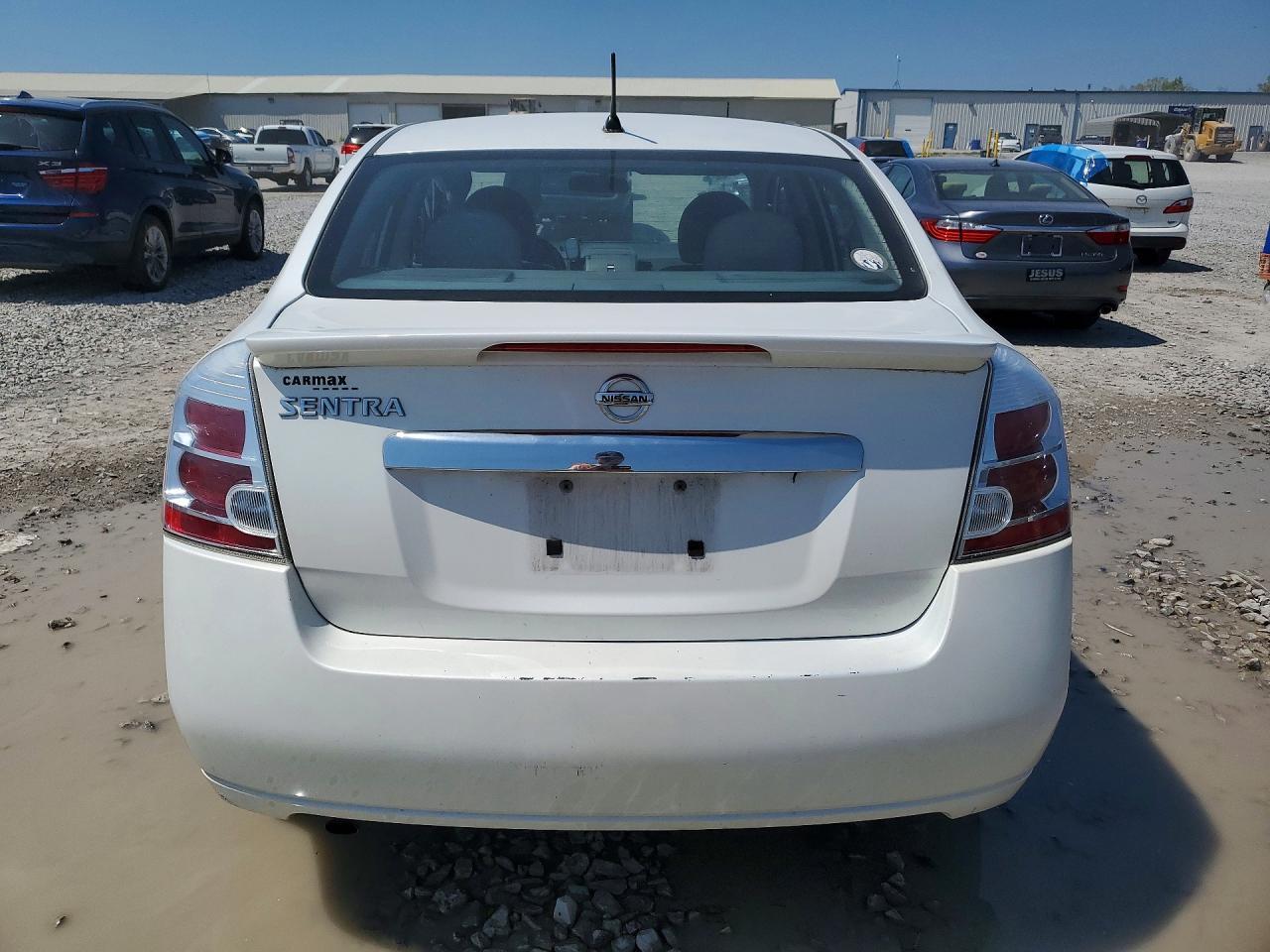 2011 Nissan Sentra 2.0 - Image 6