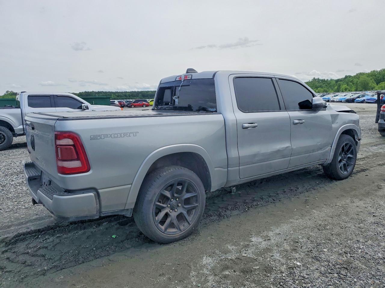 2020 Ram 1500 Laramie - Фото 3