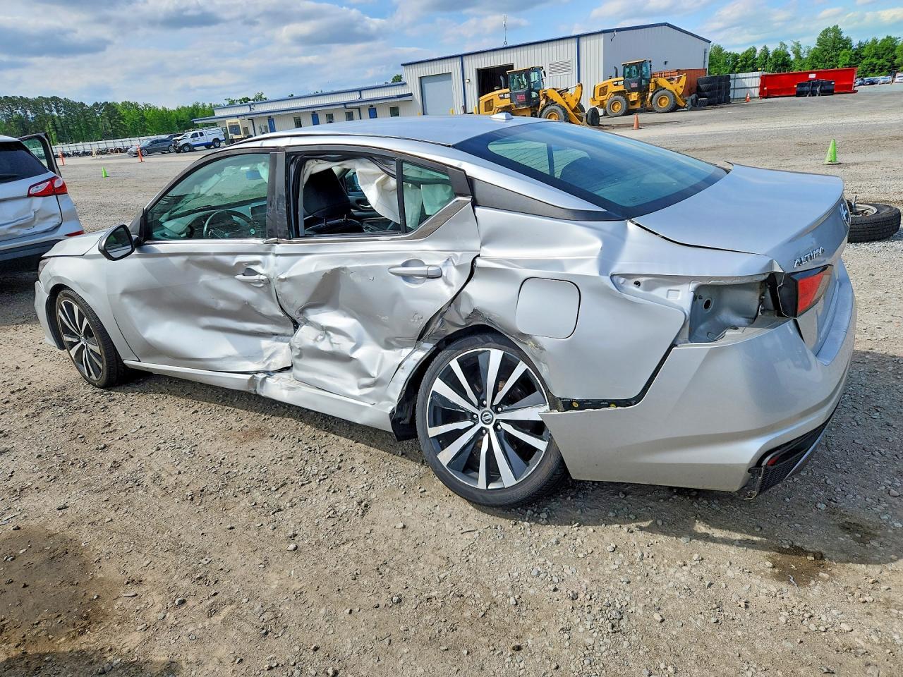 2019 Nissan Altima Sr - Image 2