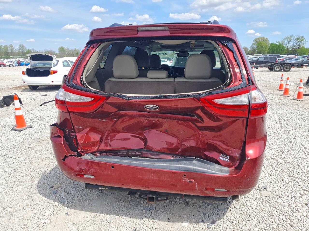2017 Toyota Sienna Xle Premium 7-Passenger - Фото 6