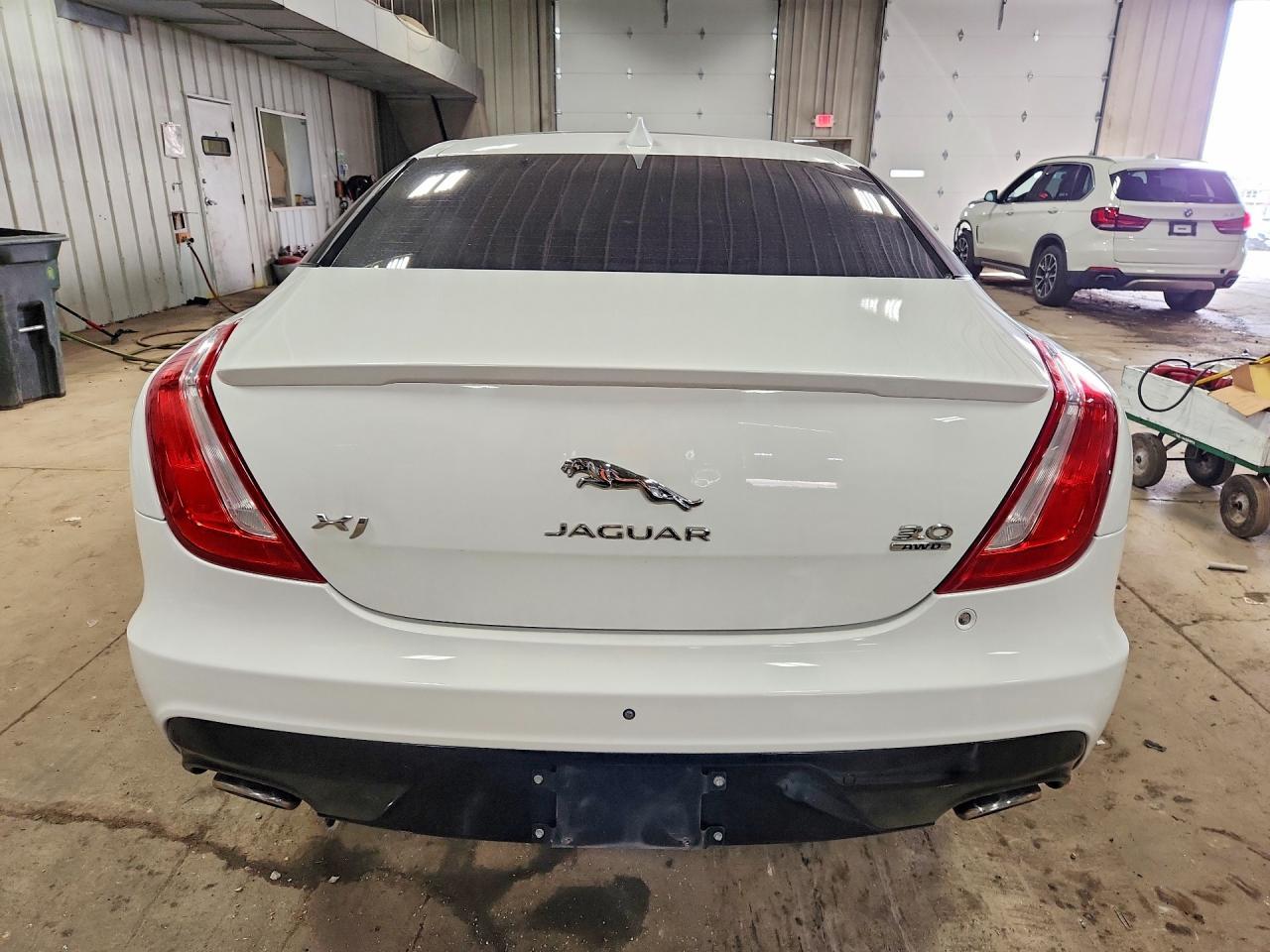 2017 Jaguar Xj - Image 6