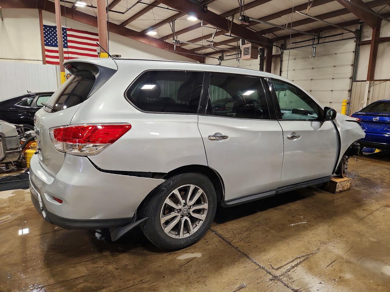 2014 Nissan Pathfinder S - Фото 3