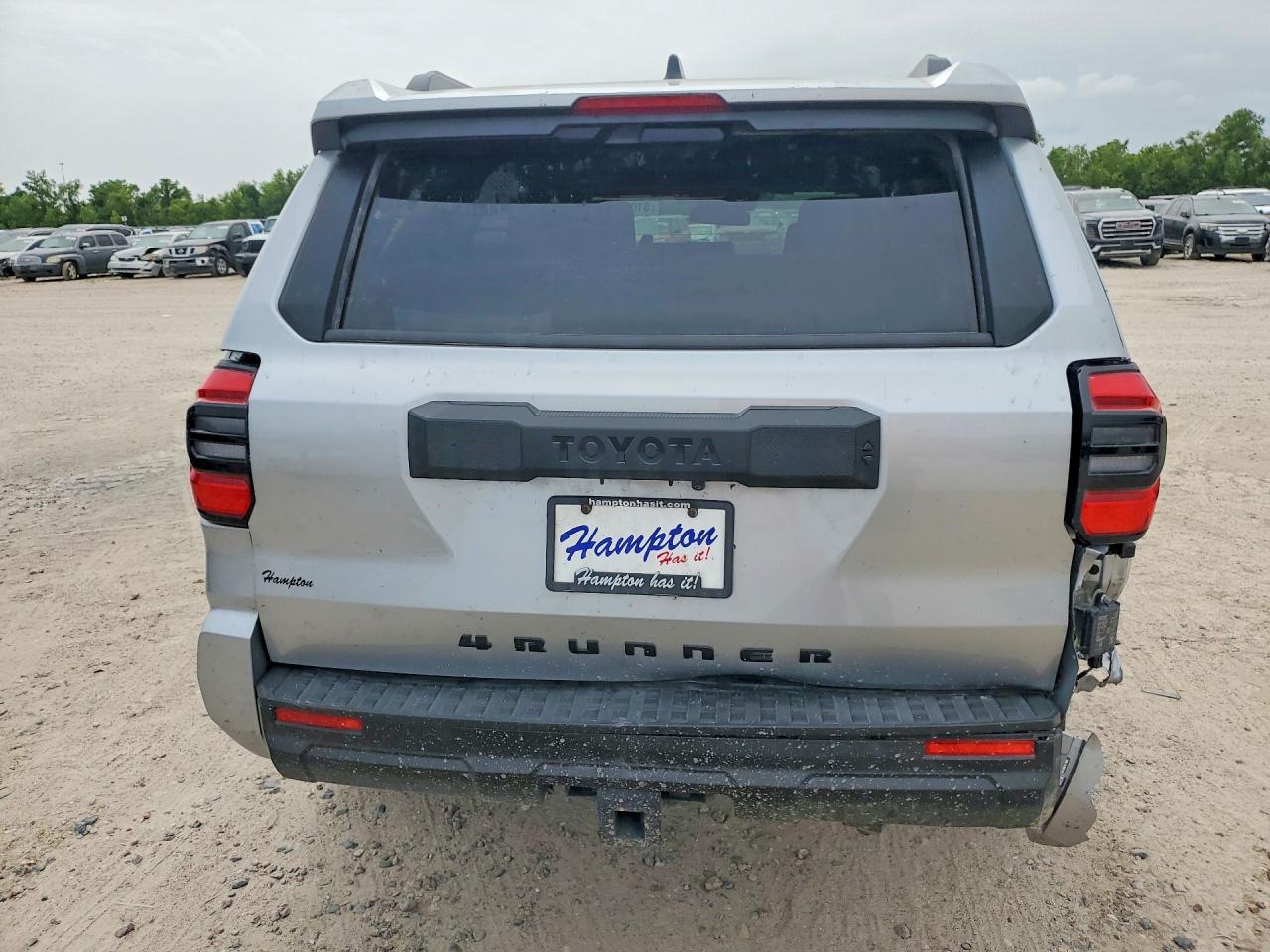 2025 Toyota 4Runner Sr5 - Image 6