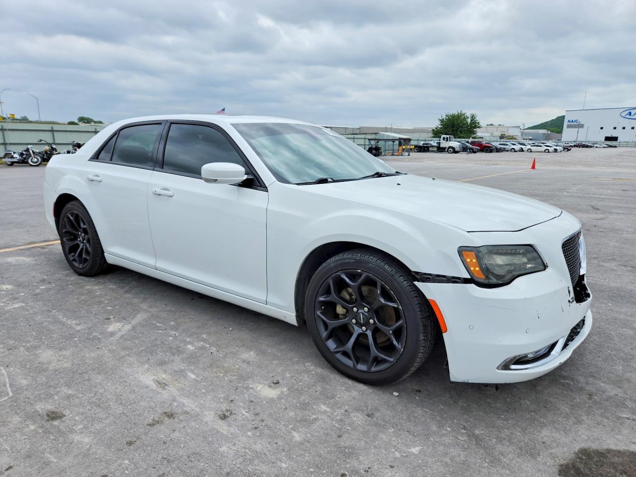 2020 Chrysler 300 S - Фото 4