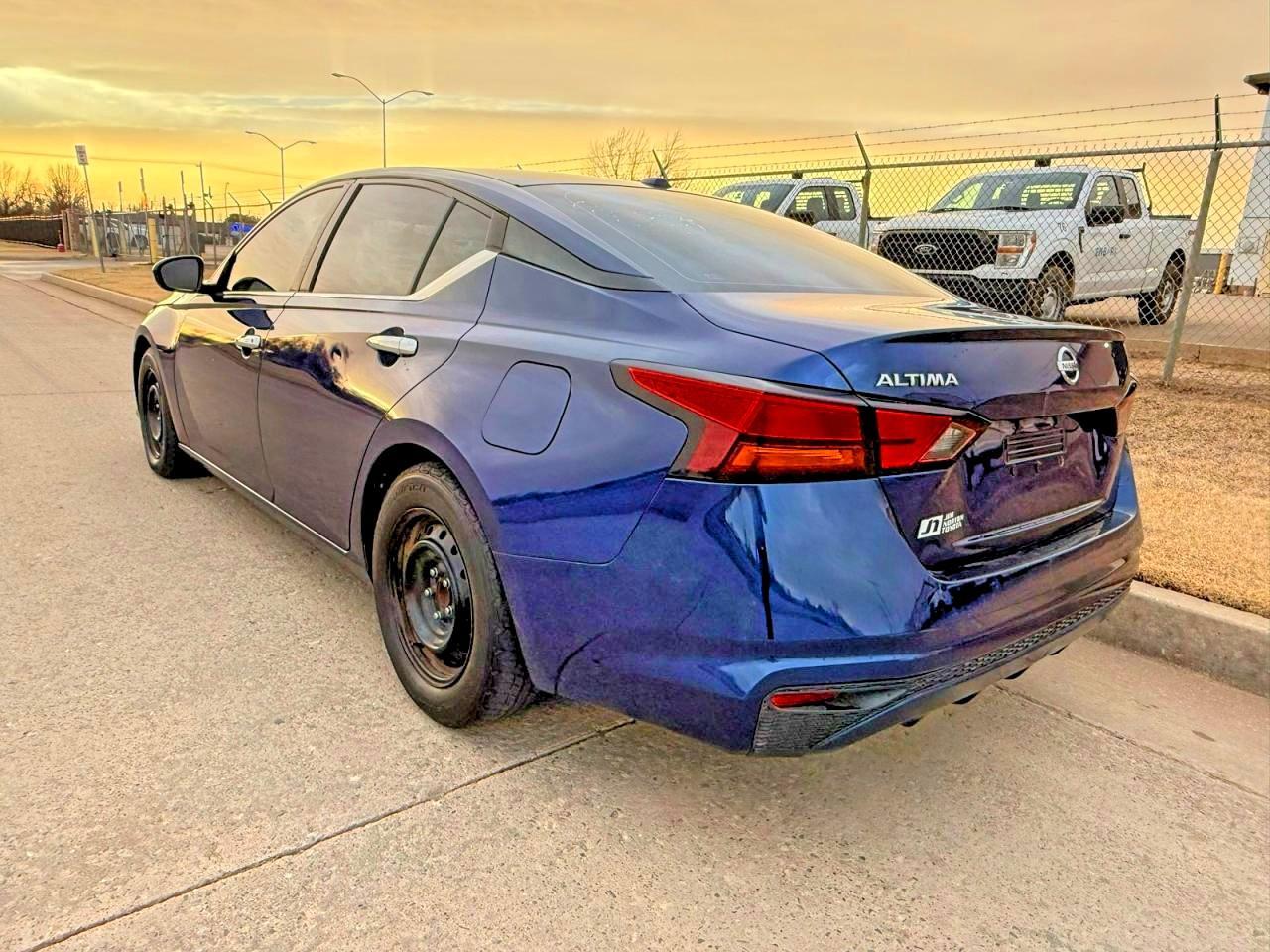 2019 Nissan Altima S - Фото 3