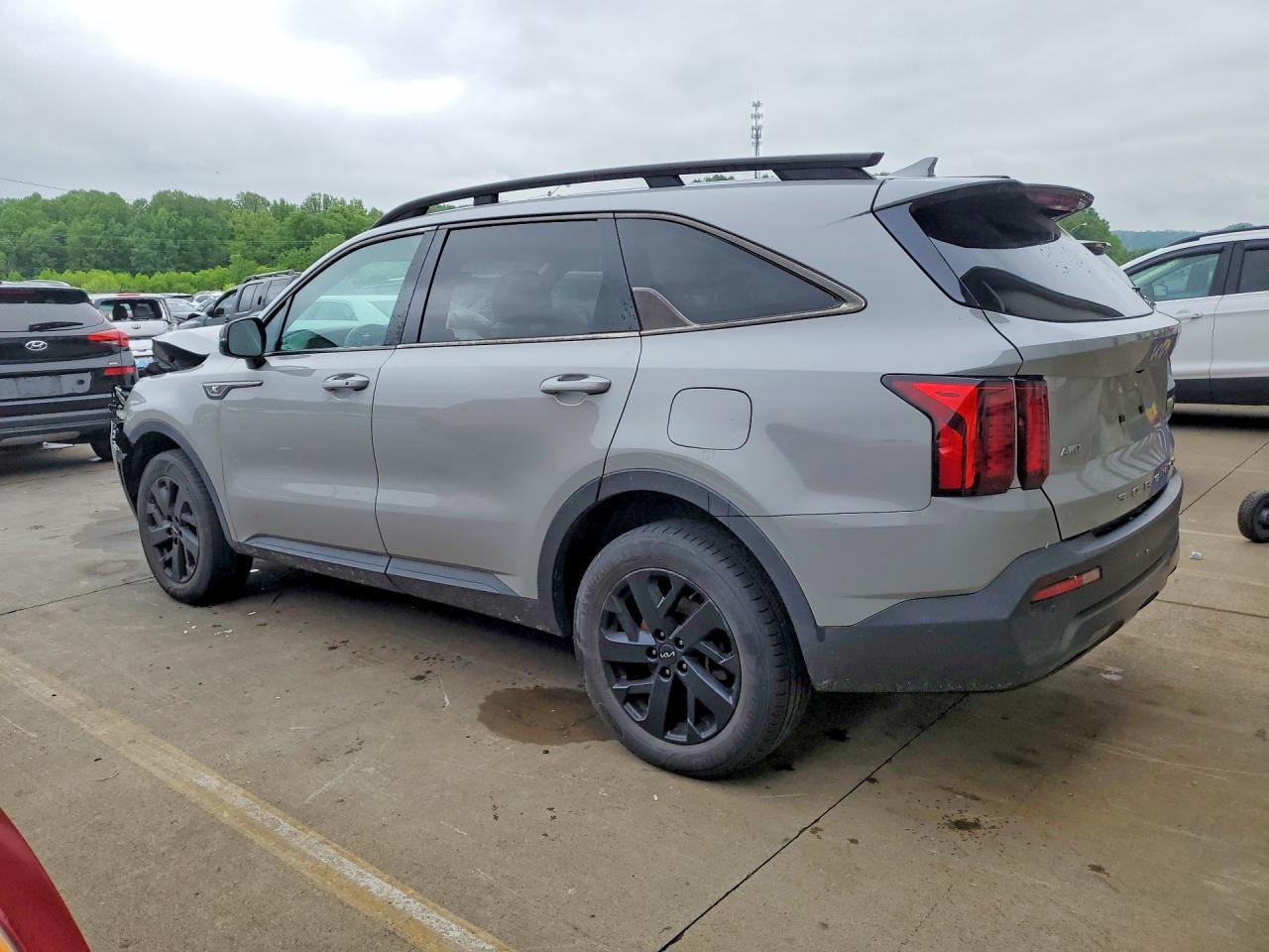 2022 Kia Sorento S - Фото 2