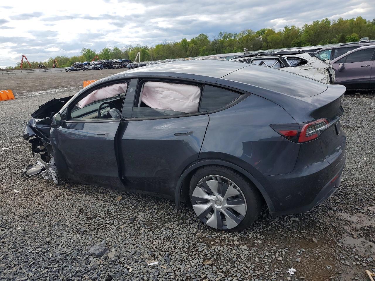 2024 Tesla Model Y - Image 2