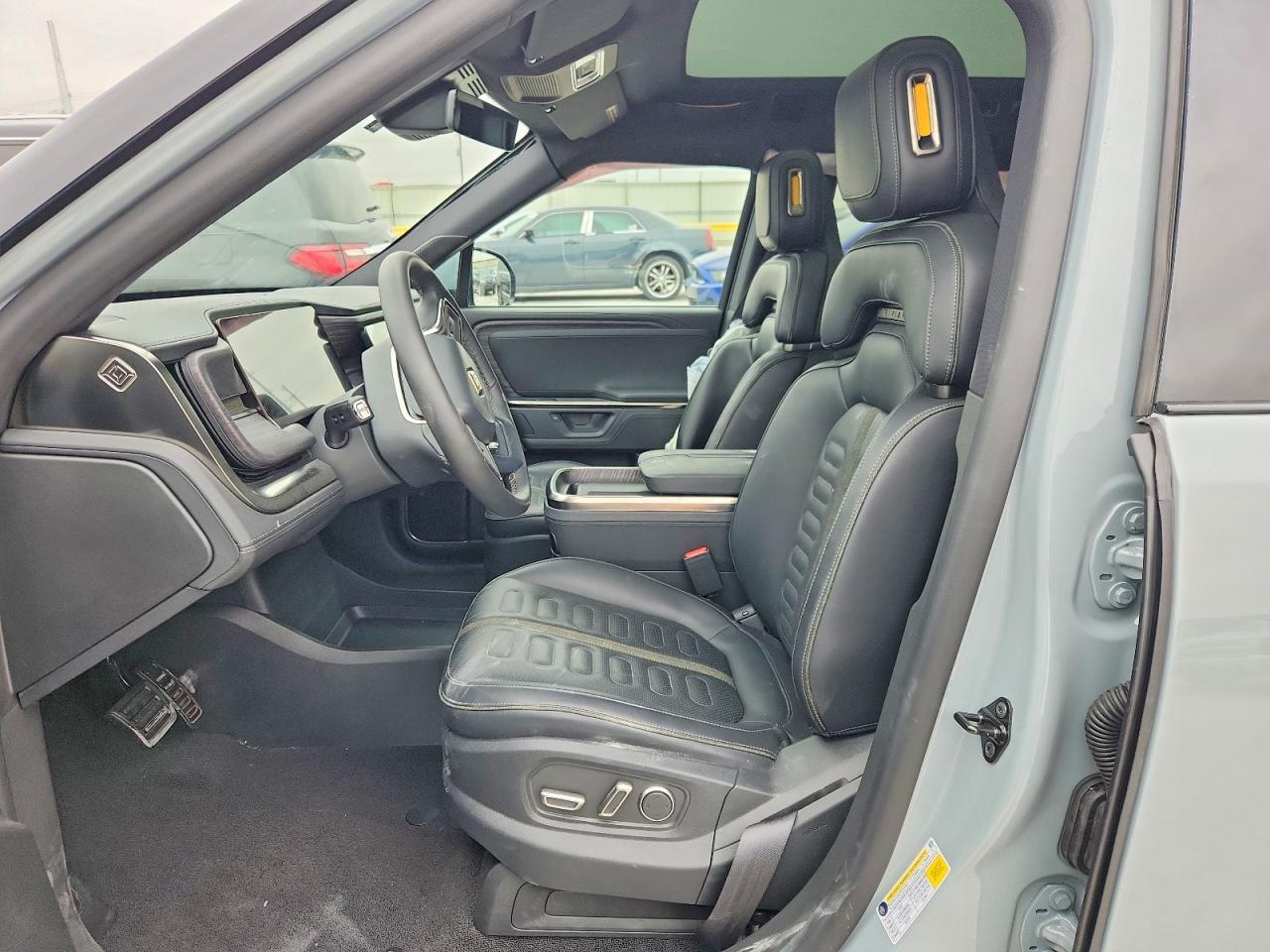 2026 Rivian R1S Adventure - Image 7