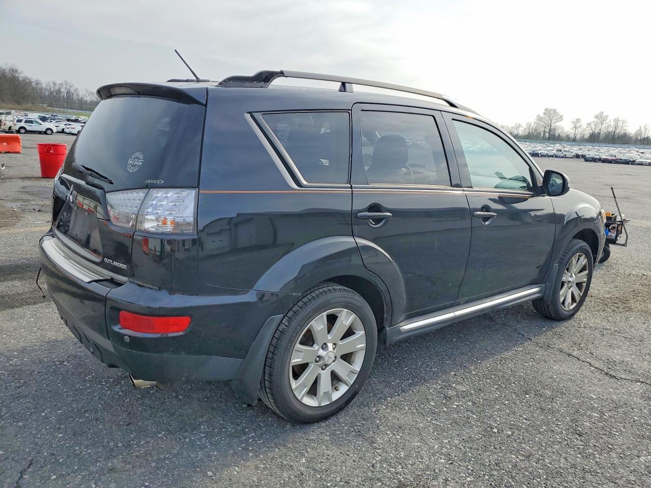 2013 Mitsubishi Outlander Se - Фото 3