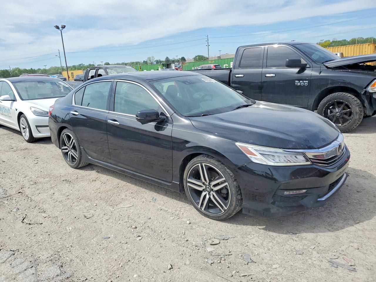 2016 Honda Accord Touring - Фото 4