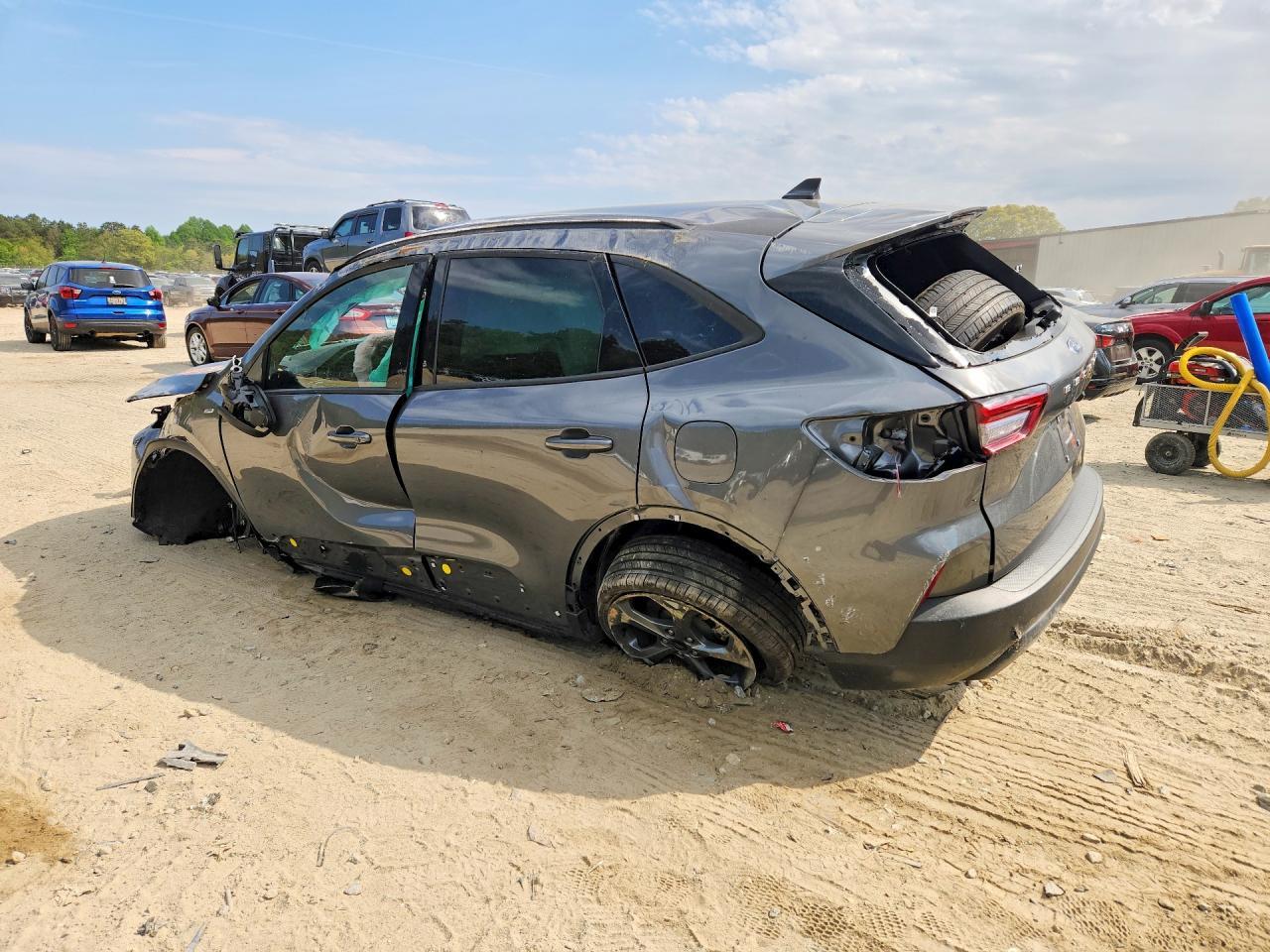 2025 Ford Escape St Line - Image 2