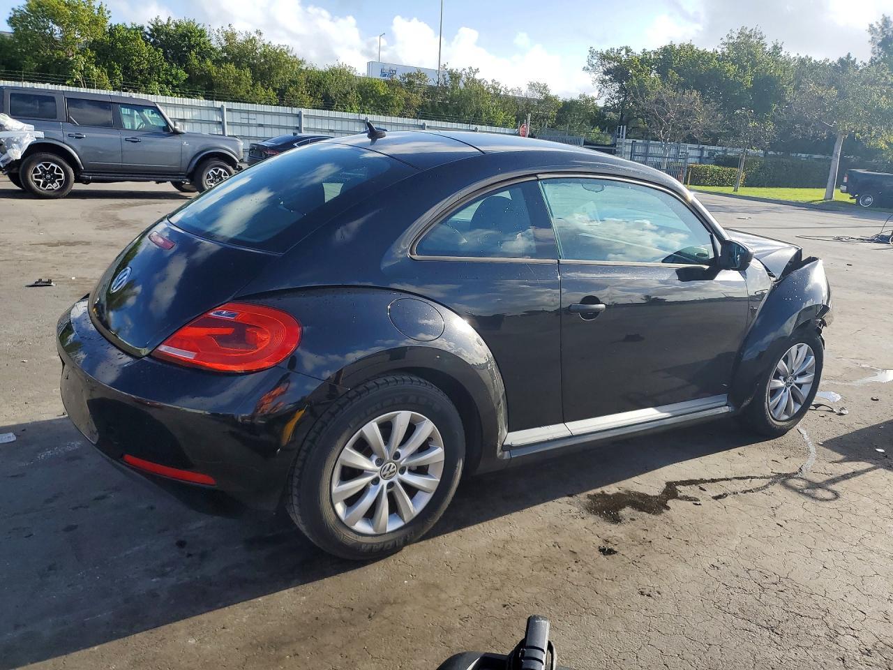 2014 Volkswagen Beetle - Фото 3