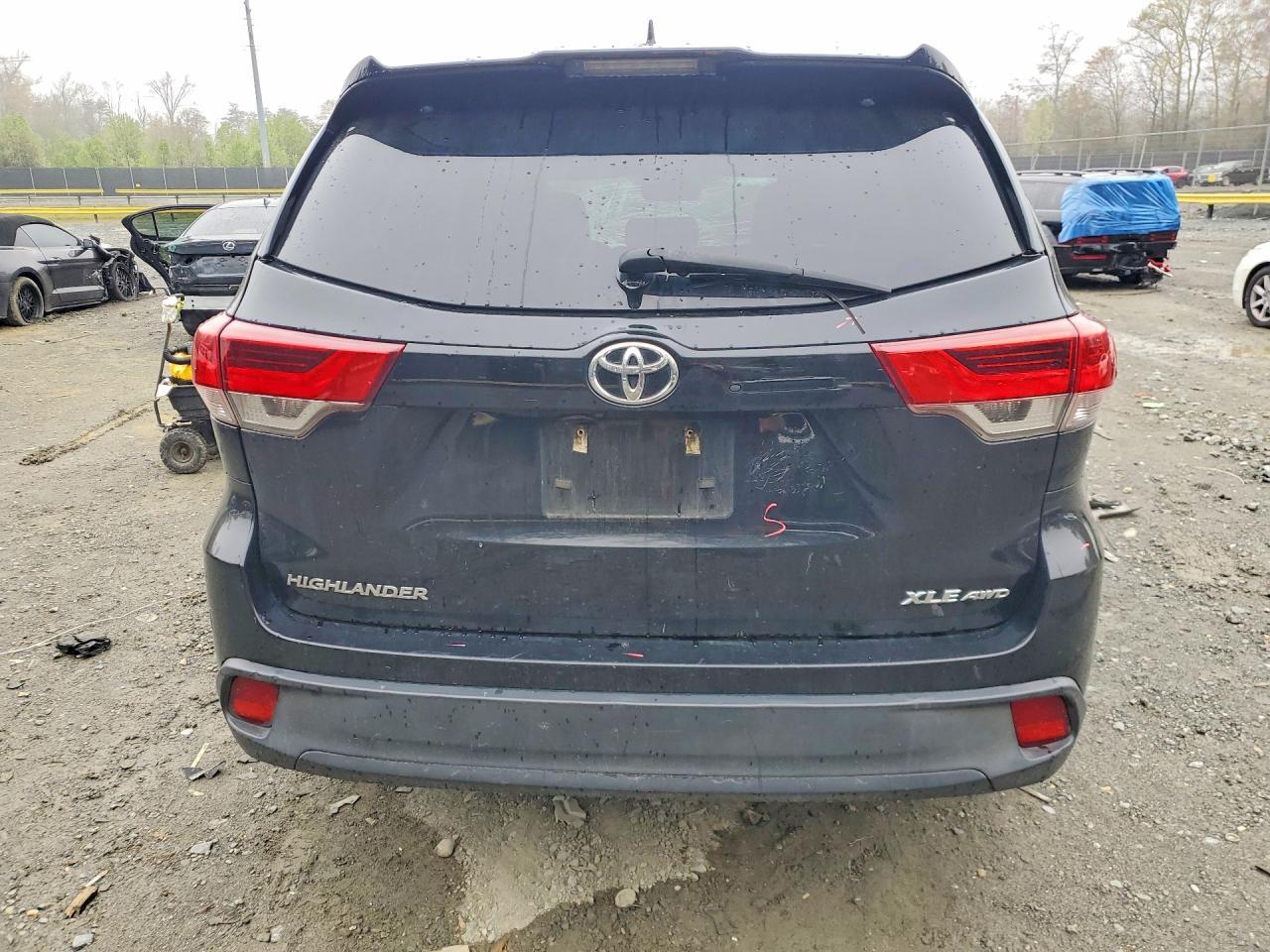 2017 Toyota Highlander Xle - Image 6