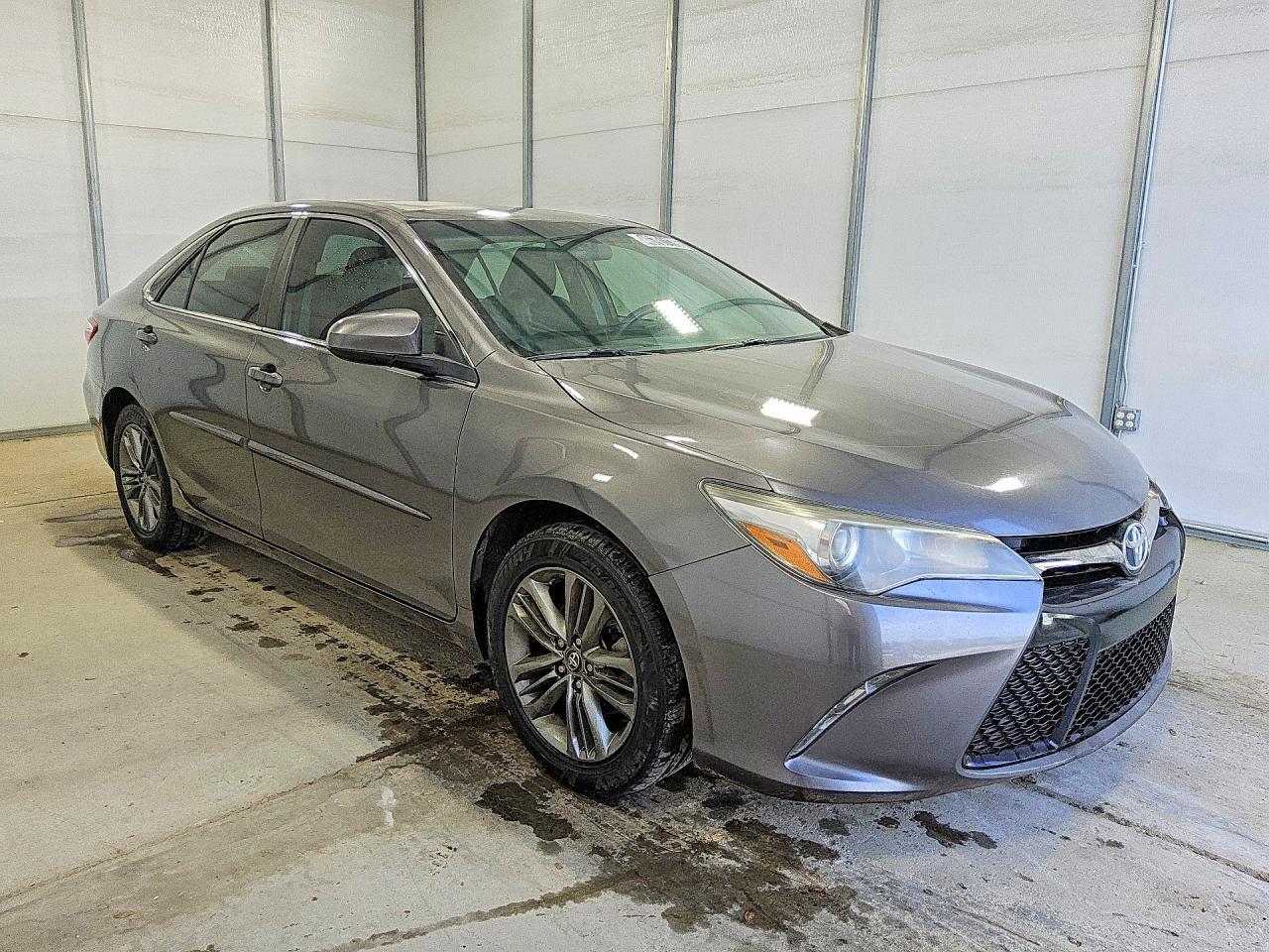 2017 Toyota Camry Se - Фото 4
