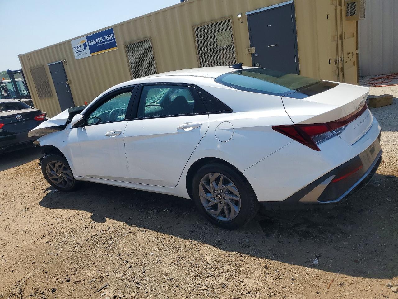 2024 Hyundai Elantra Sel - Image 2