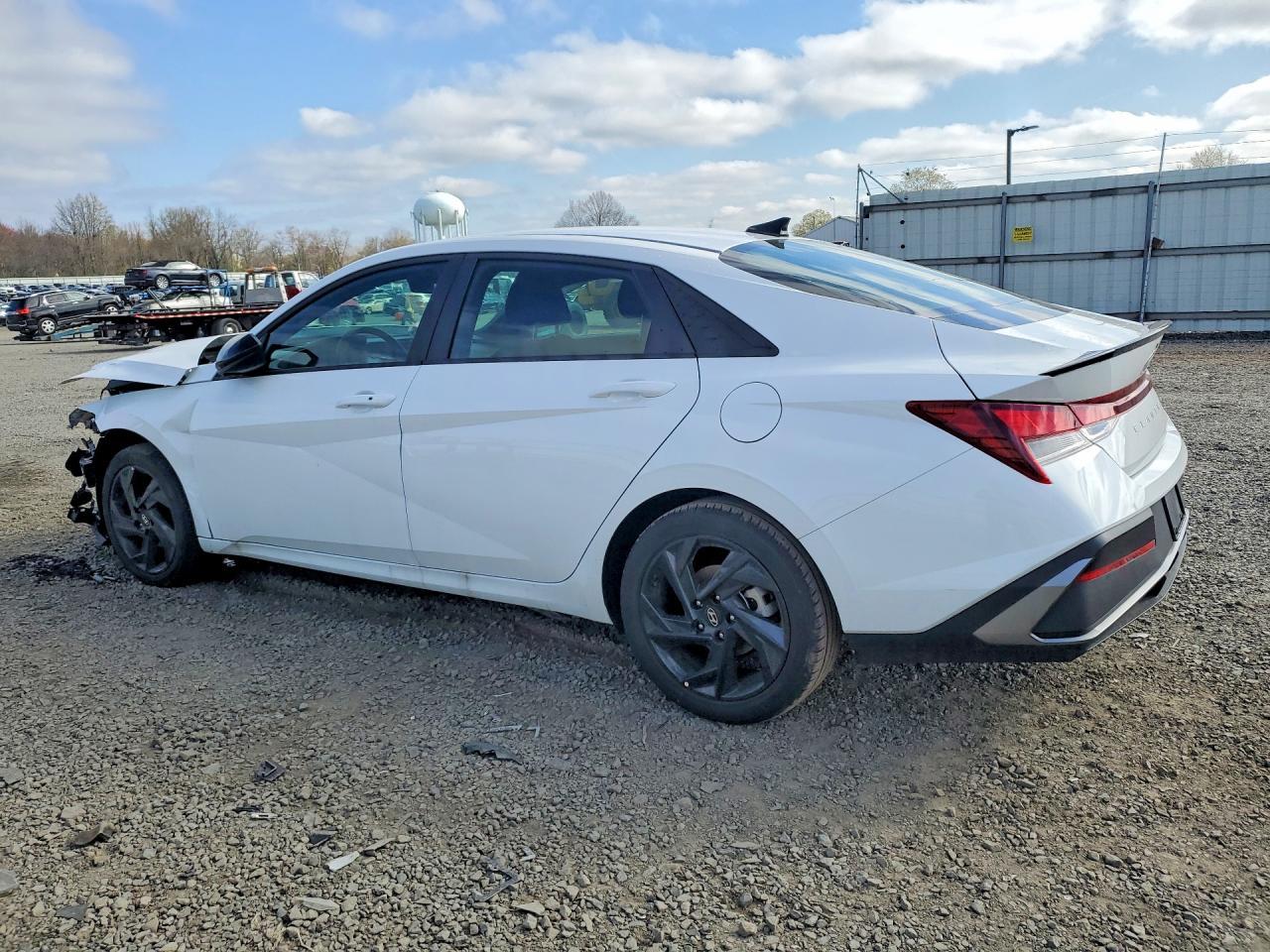 2026 Hyundai Elantra Sel Sport - Image 2