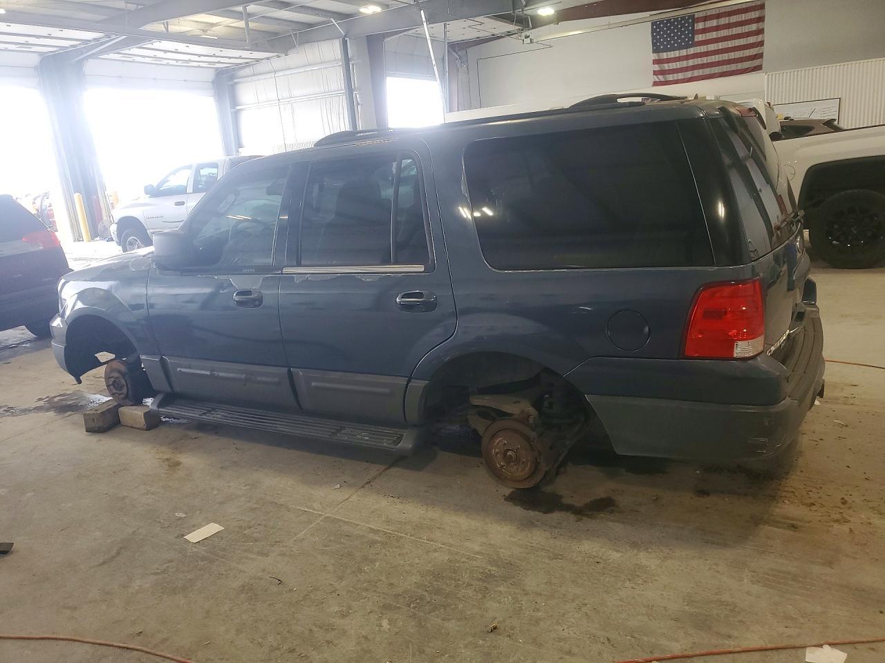2003 Ford Expedition Xlt - Фото 2