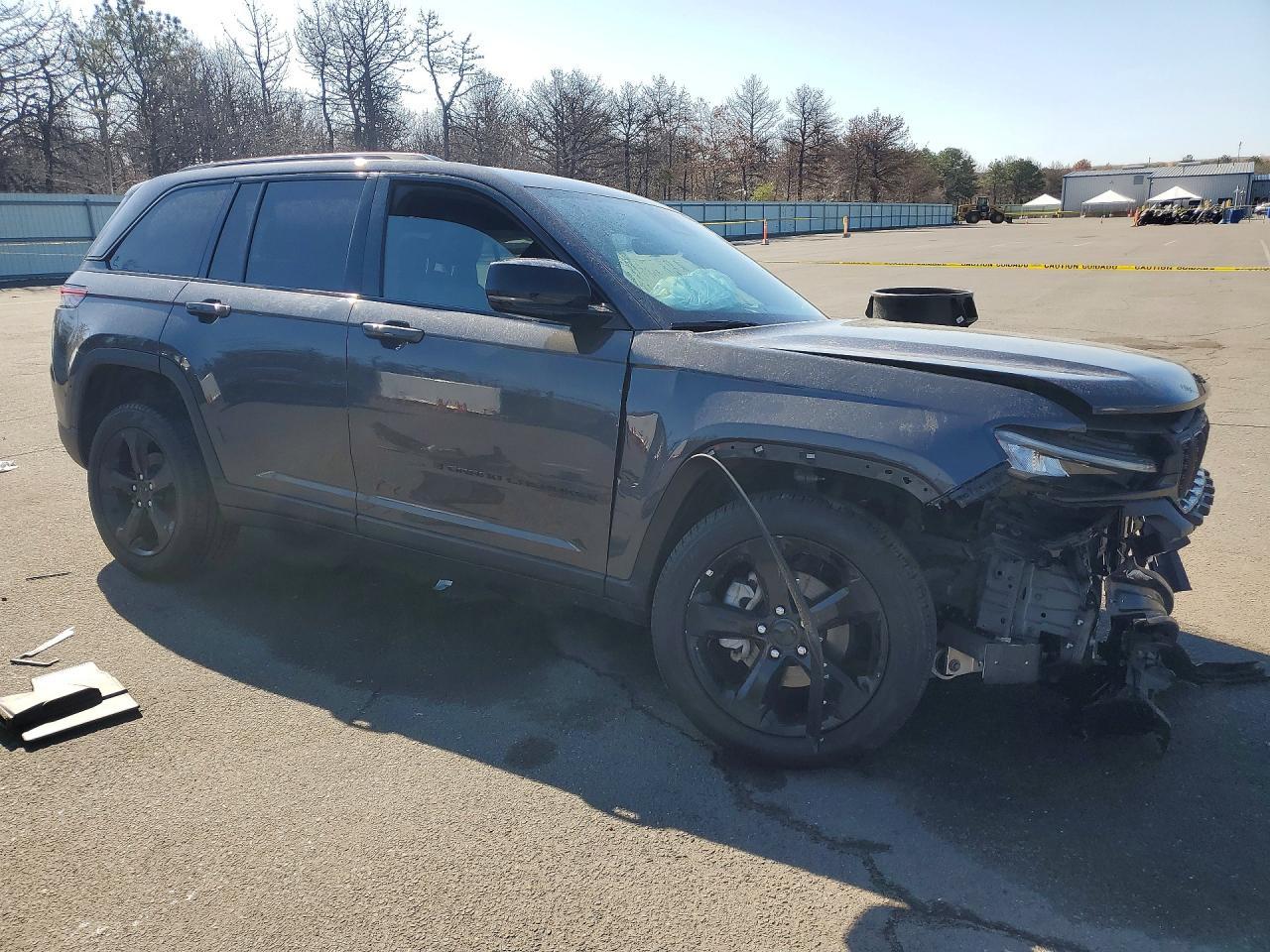 2025 Jeep Grand Cherokee Limited - Image 4