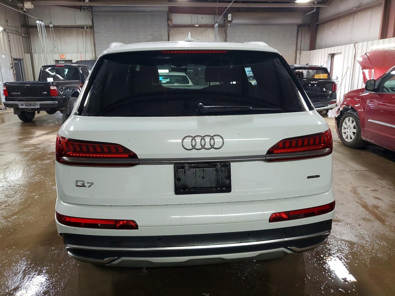 2021 Audi Q7 Premium Plus - Image 6