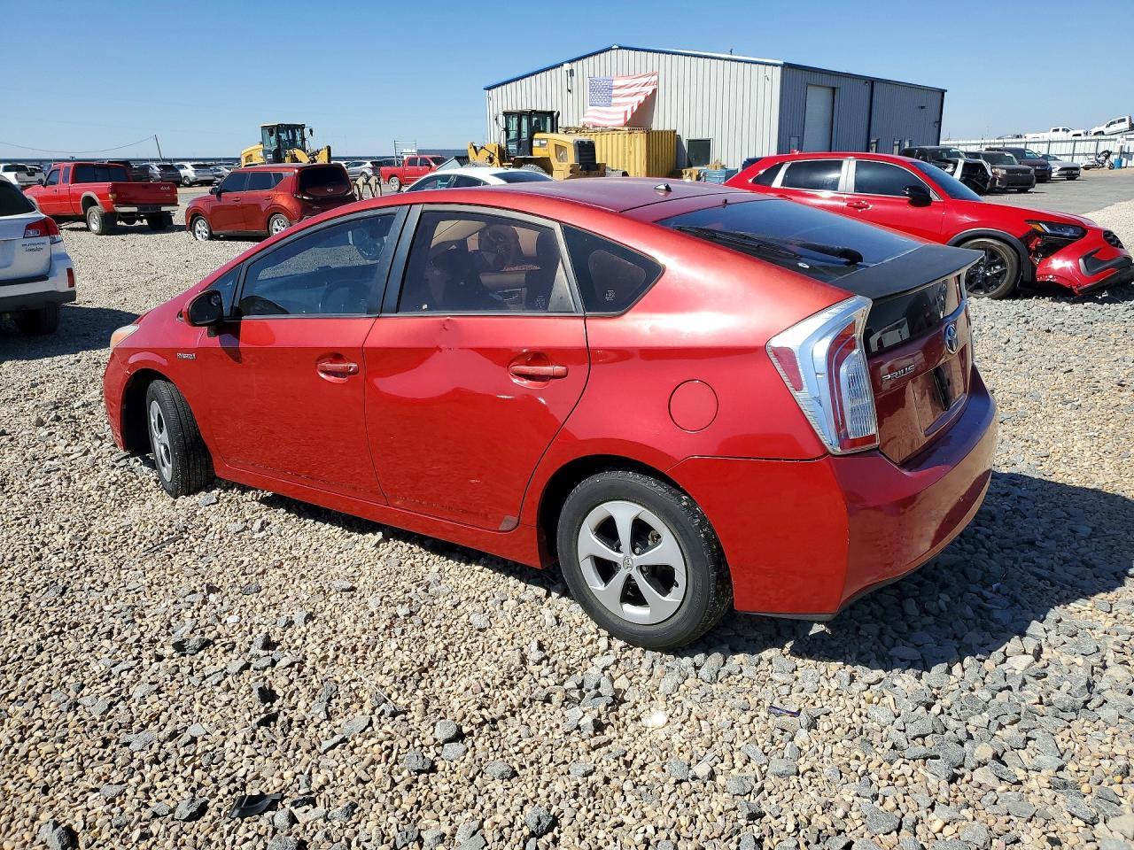 2013 Toyota Prius Two - Фото 2