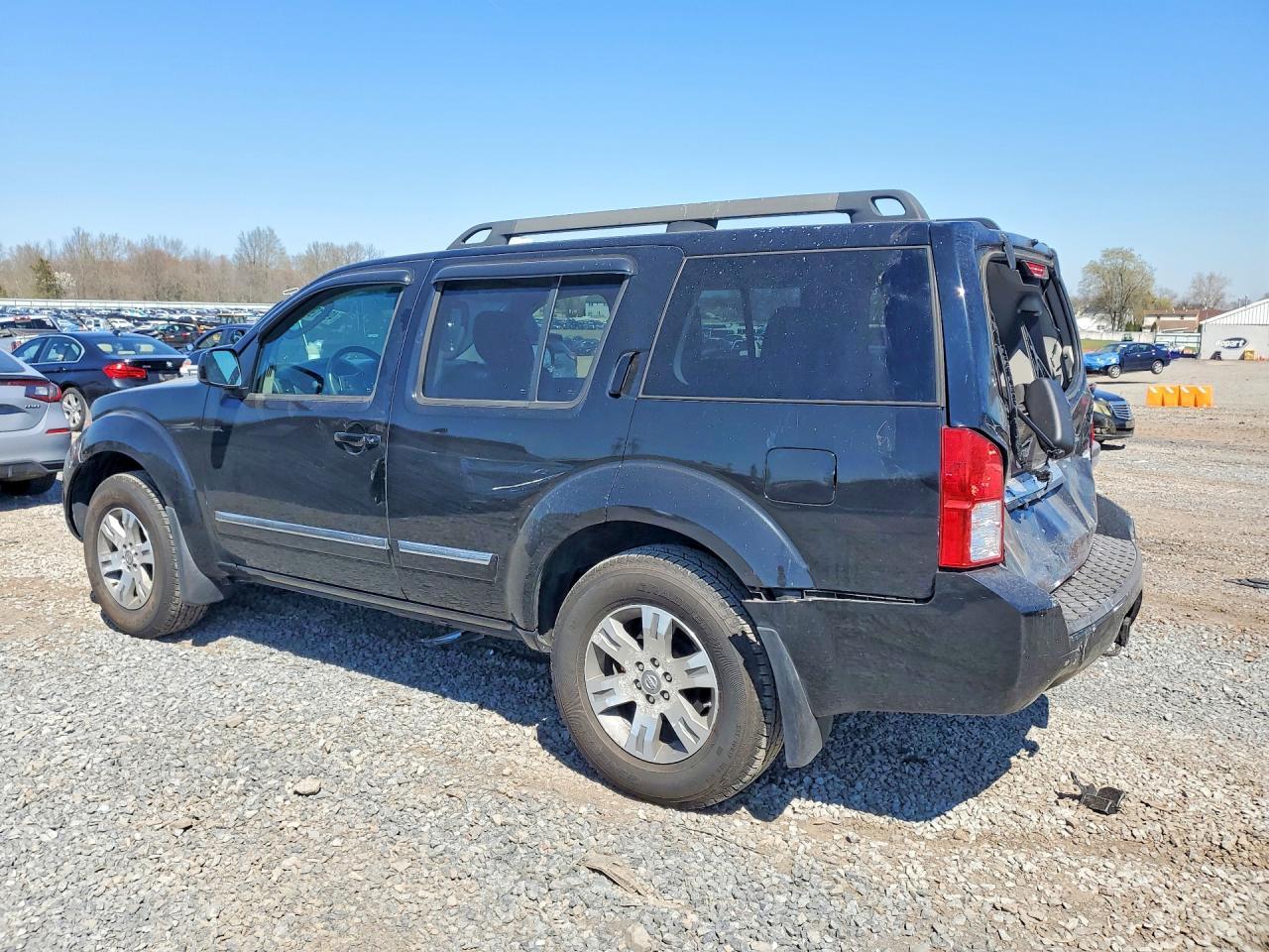 2012 Nissan Pathfinder S - Фото 2