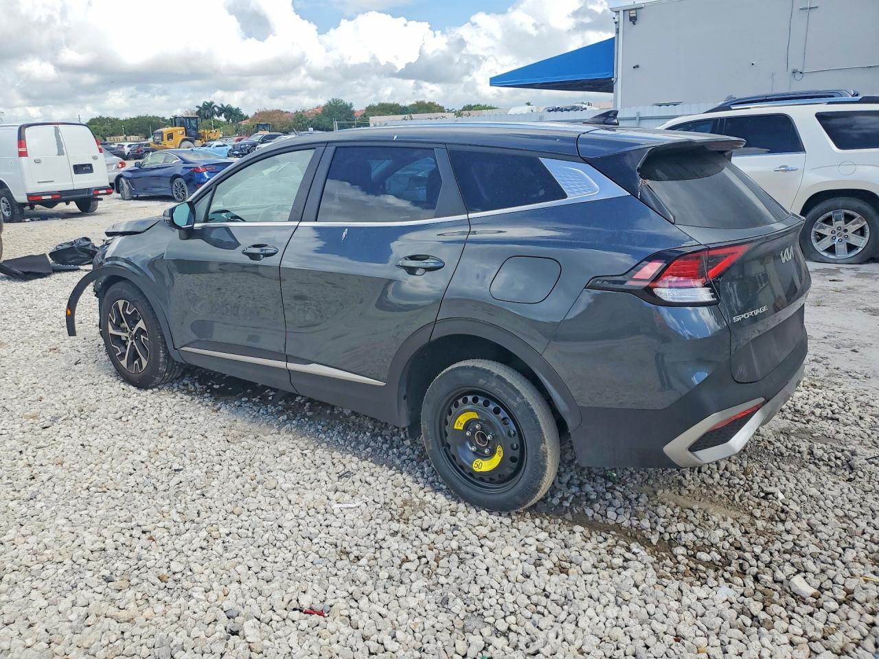 2025 Kia Sportage Ex - Image 2