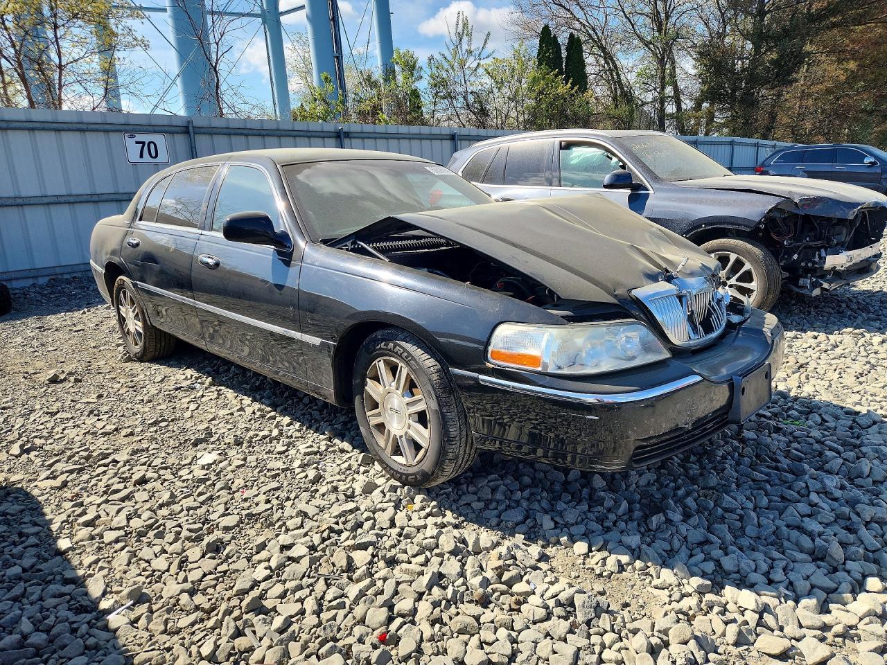 2011 Lincoln Town Car Executive L - Фото 4