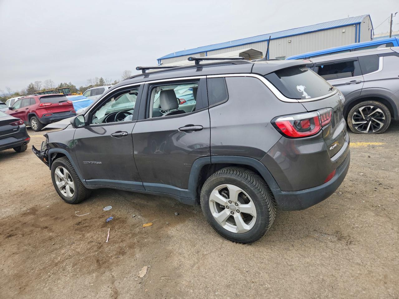 2018 Jeep Compass Latitude - Фото 2