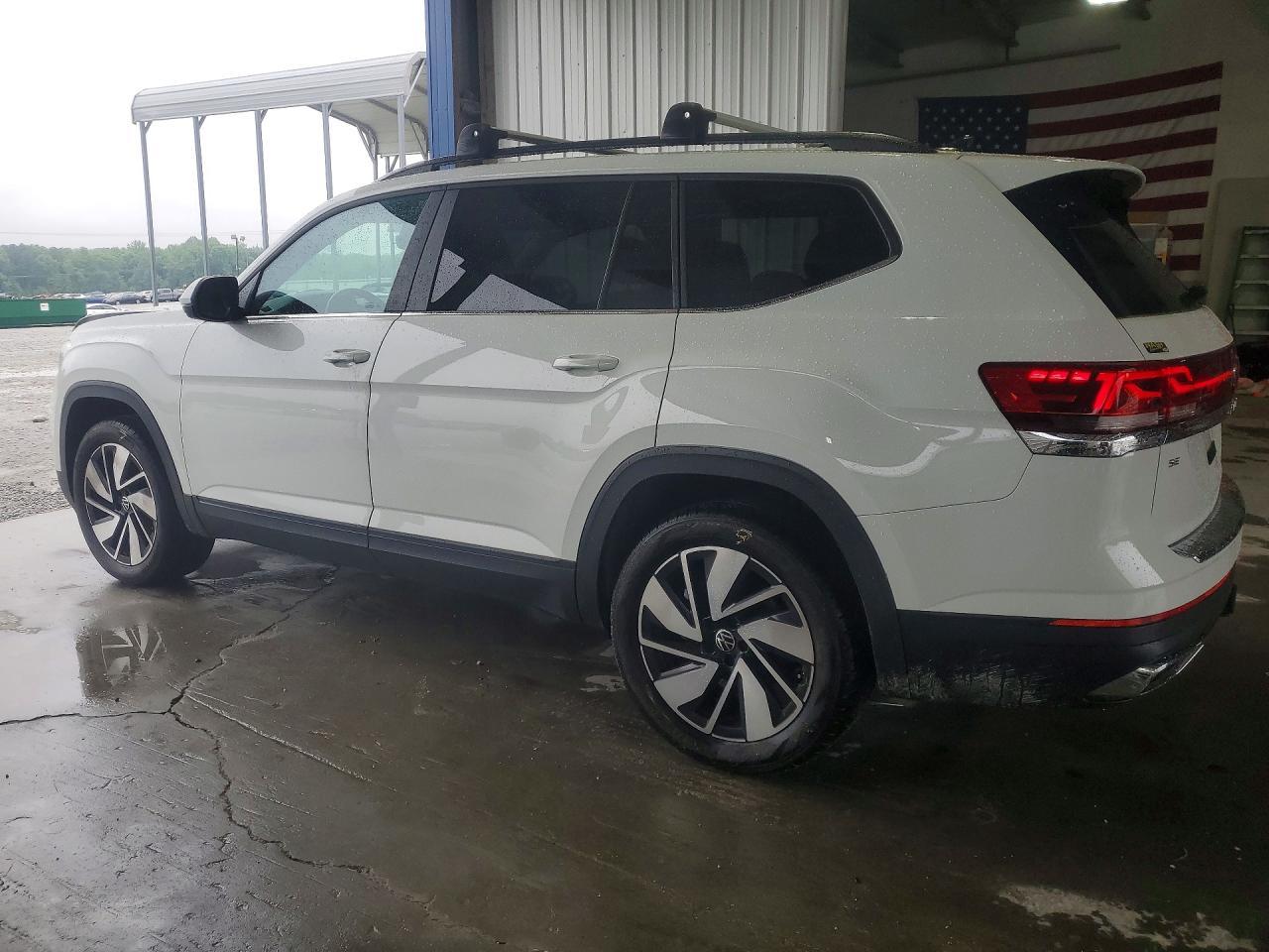 2024 Volkswagen Atlas Se - Image 2