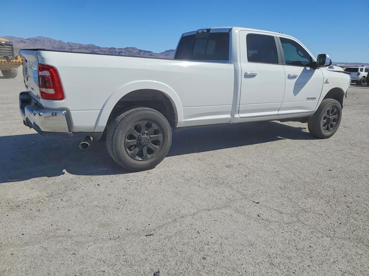 2019 Ram 3500 Laramie - Фото 3